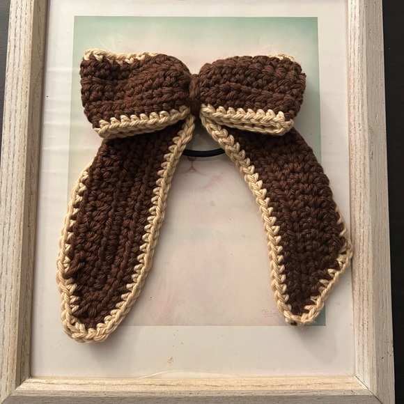 Crocheted bow - Picture 4 of 6